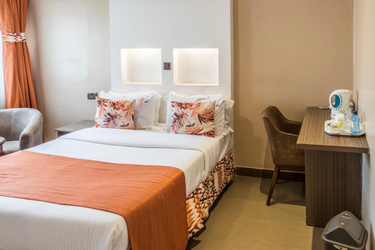 נקורו Hotel Waterbuck מראה חיצוני תמונה