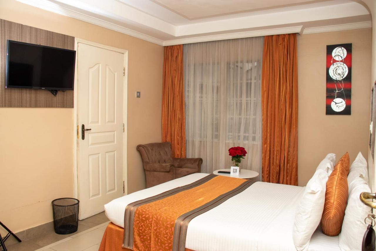 נקורו Hotel Waterbuck מראה חיצוני תמונה