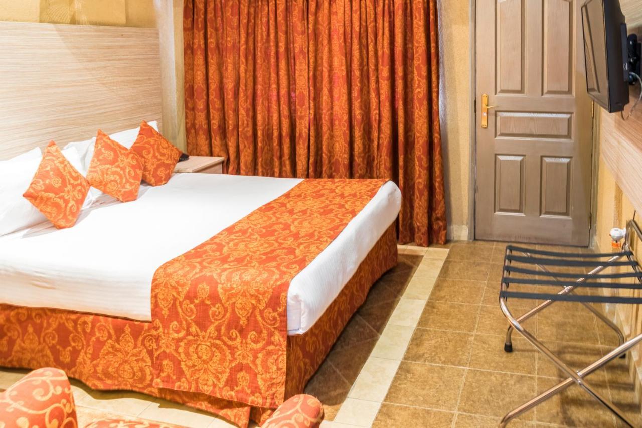 נקורו Hotel Waterbuck מראה חיצוני תמונה