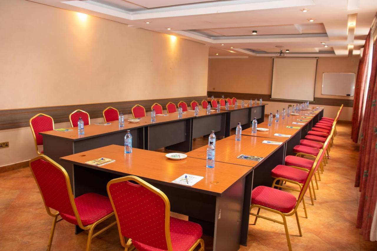 נקורו Hotel Waterbuck מראה חיצוני תמונה