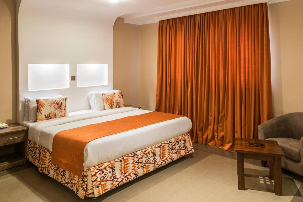 נקורו Hotel Waterbuck מראה חיצוני תמונה