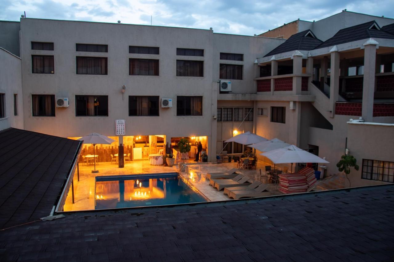 נקורו Hotel Waterbuck מראה חיצוני תמונה