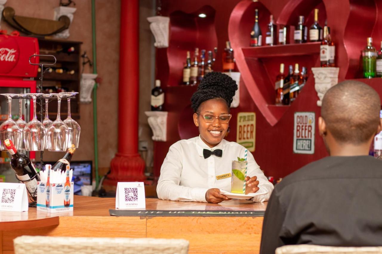 נקורו Hotel Waterbuck מראה חיצוני תמונה