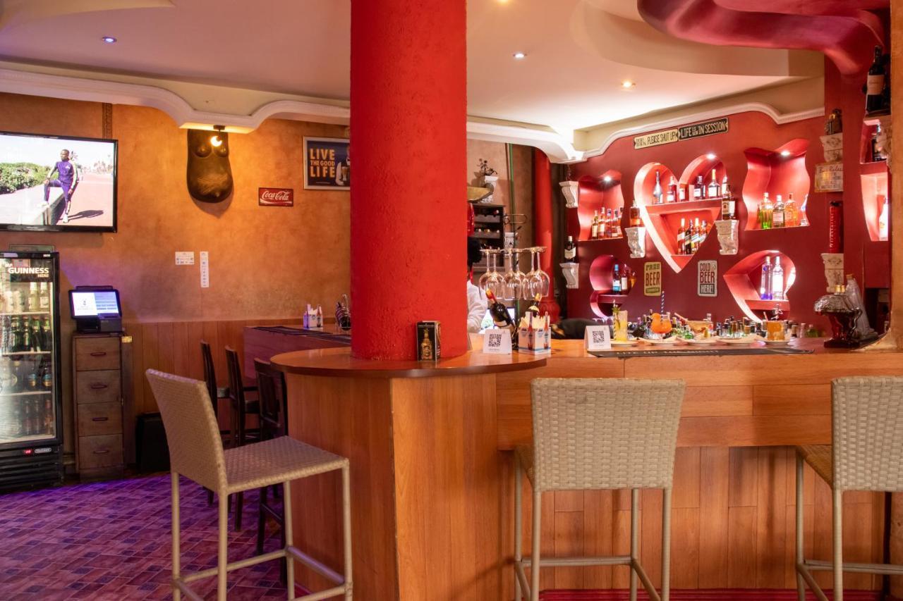 נקורו Hotel Waterbuck מראה חיצוני תמונה