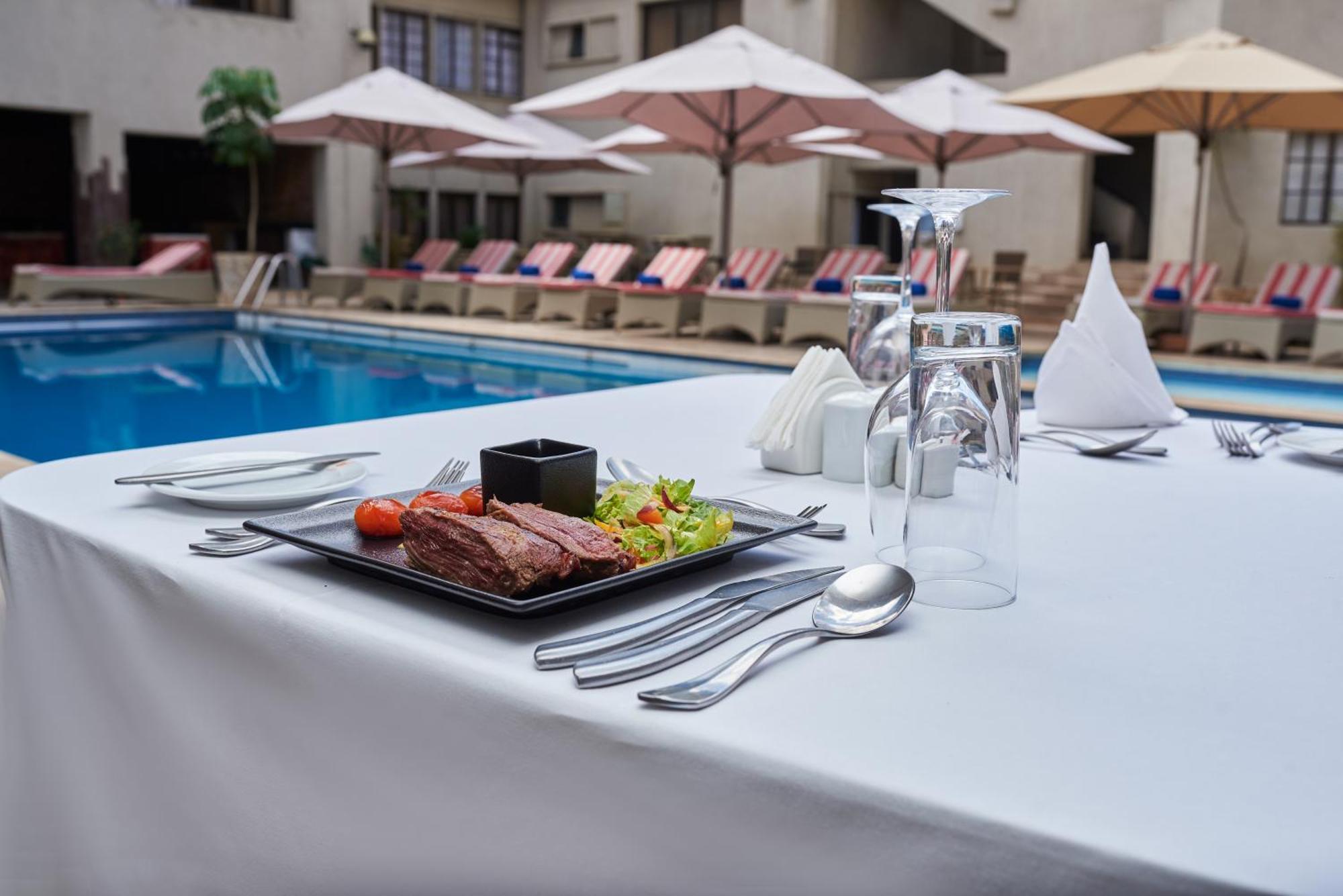 נקורו Hotel Waterbuck מראה חיצוני תמונה