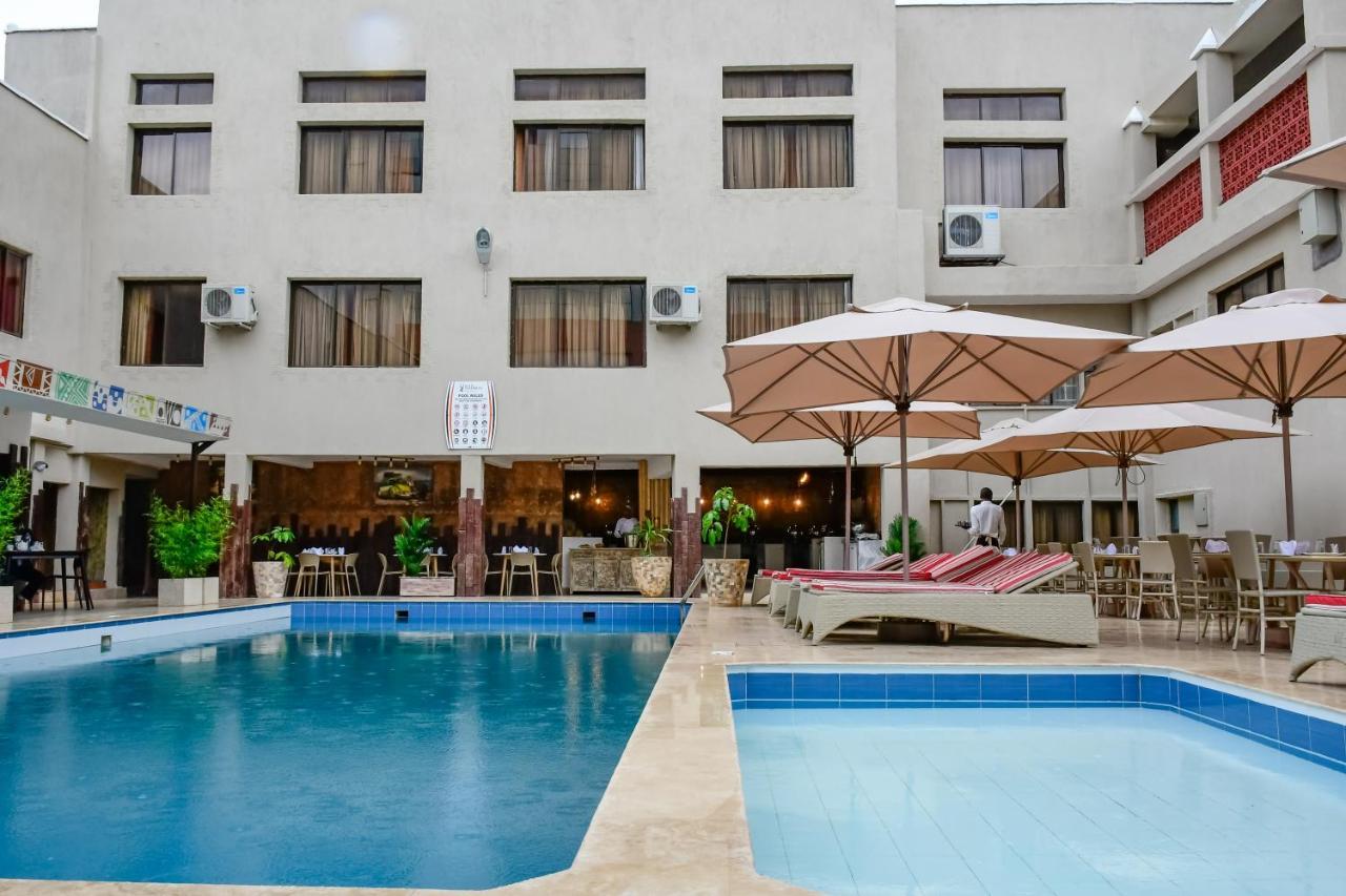 נקורו Hotel Waterbuck מראה חיצוני תמונה
